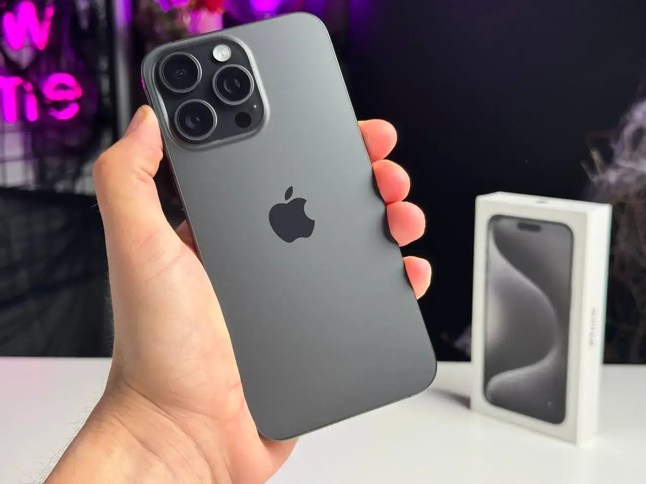 ВЖИВАНИЙ Apple iPhone 15 Pro Max 256GB Black Titanium (MU773) - Стан: ідеальний | Акумулятор: 88% | Комплектація: повний | Гарантія: 1 міс.
