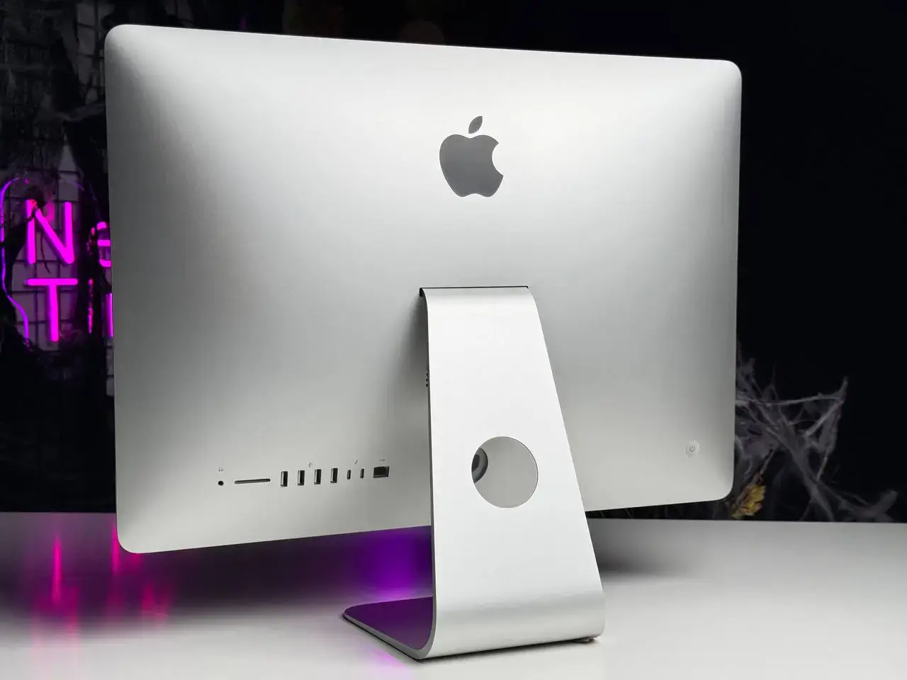 Б/У iMac 21.5" 2019 Retina 4K i3 3,6/8GB/1TB SSD/Radeon Pro 555X | Состояние: хорошее | Комплектация: iMac, мышка, клавиатура