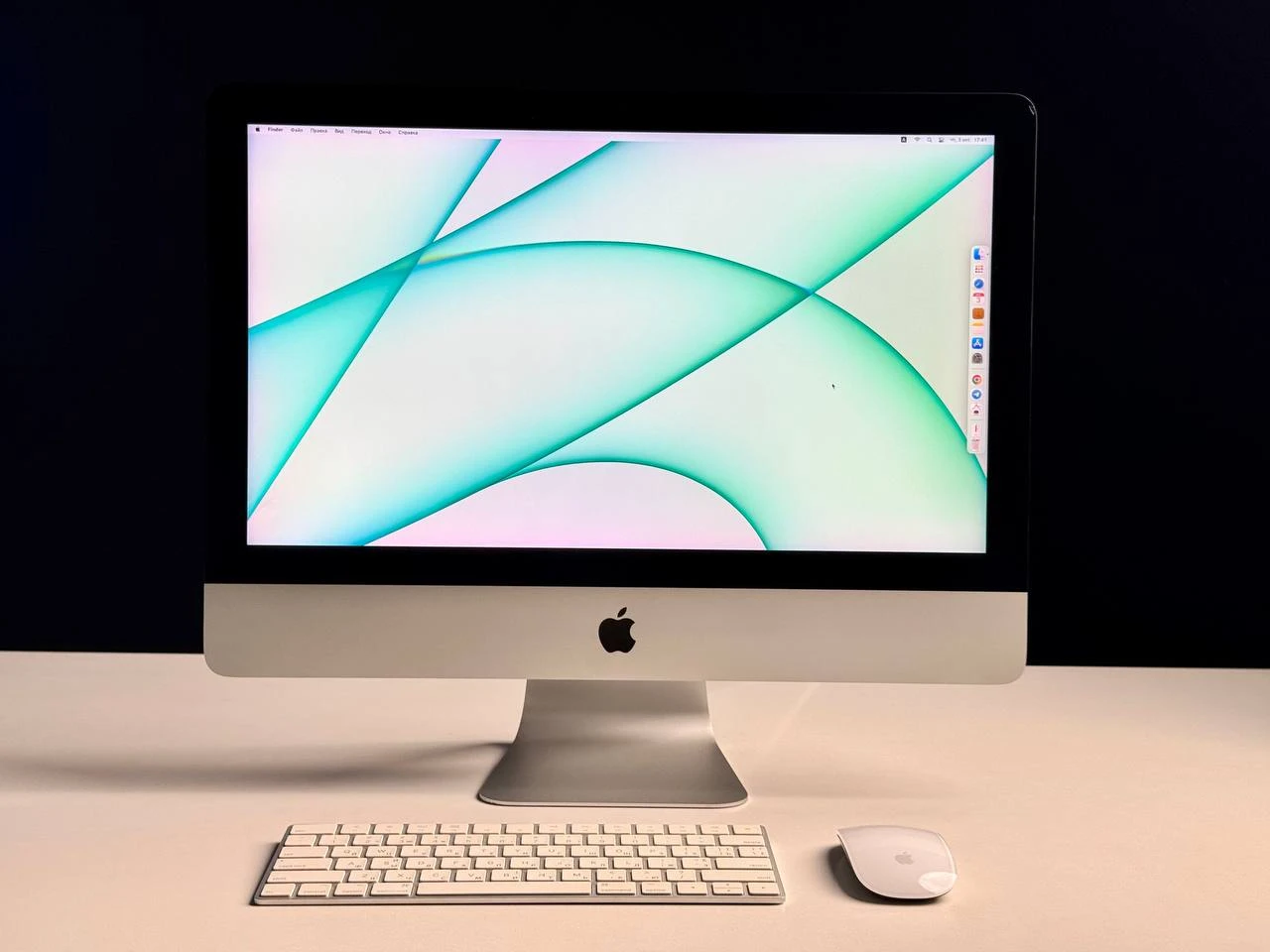 Б/У iMac 21.5" Retina 4K i5 3,0/8GB/256GB/Radeon Pro 560X (MHK33) 2020 | Состояние: удовлетворительное | Комплектация: iMac, мышка, клавиатура