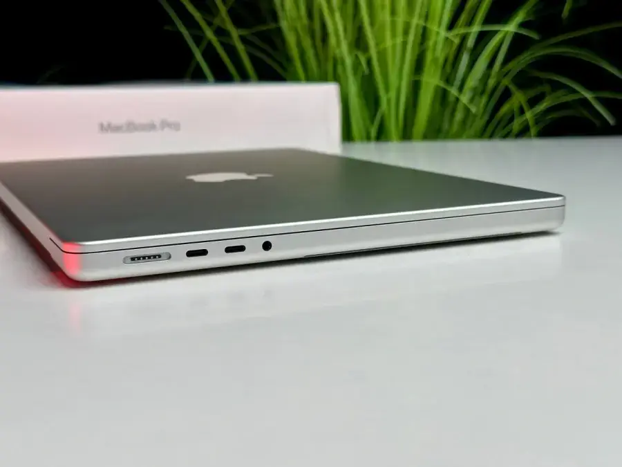 ВЖИВАНИЙ MacBook Pro 14" Silver (MKGR3) 2021 - Стан: гарний | Комплект: повний | Гарантія: 3 міс.