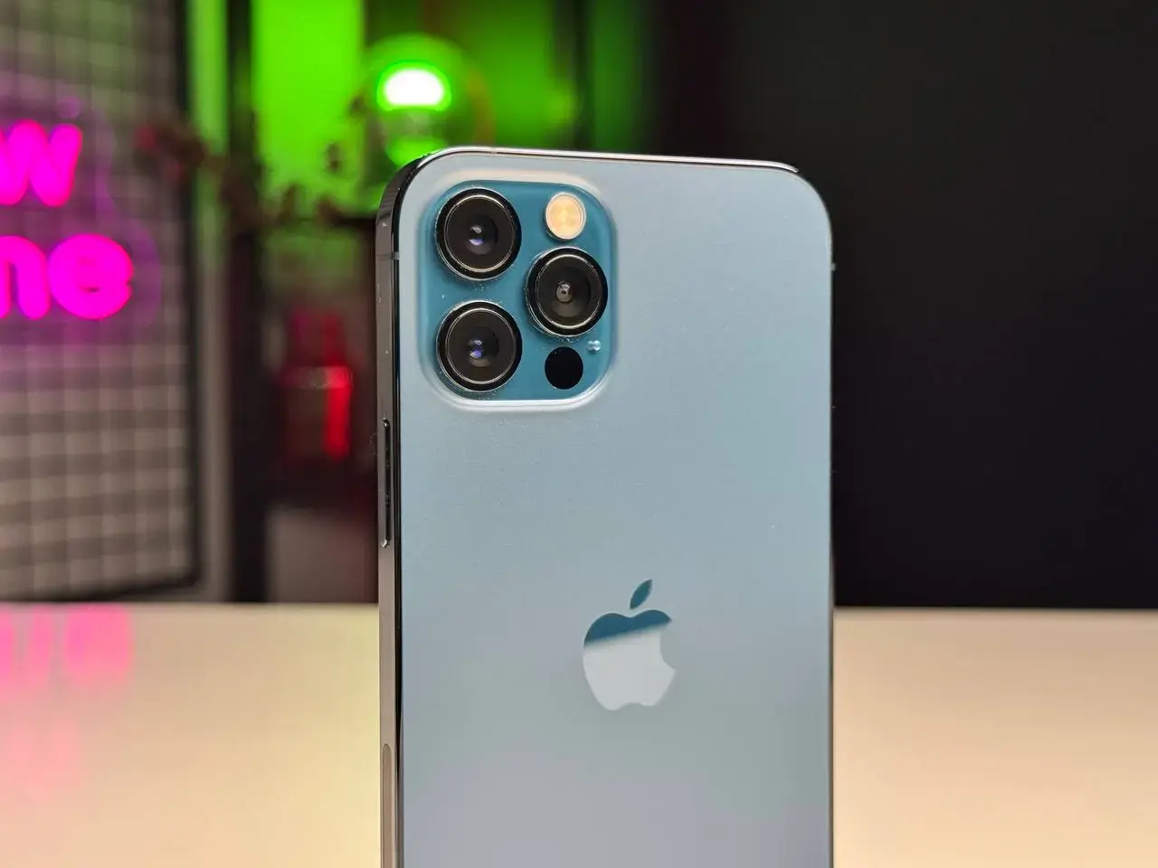 ВЖИВАНИЙ Apple iPhone 12 Pro 256GB Pacific Blue (MGLW3, MGMT3) - Стан: гарний | Акумулятор: 100% | Комплектація: кабель | Гарантія: 1 міс.
