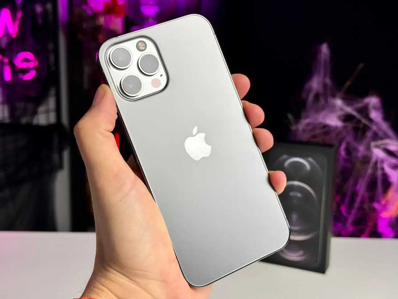 ВЖИВАНИЙ Apple iPhone 12 Pro Max 256GB Graphite (MGCK3, MGDC3) - Стан: гарний | Акумулятор: 100% | Комплектація: повний | Гарантія: 1 міс.