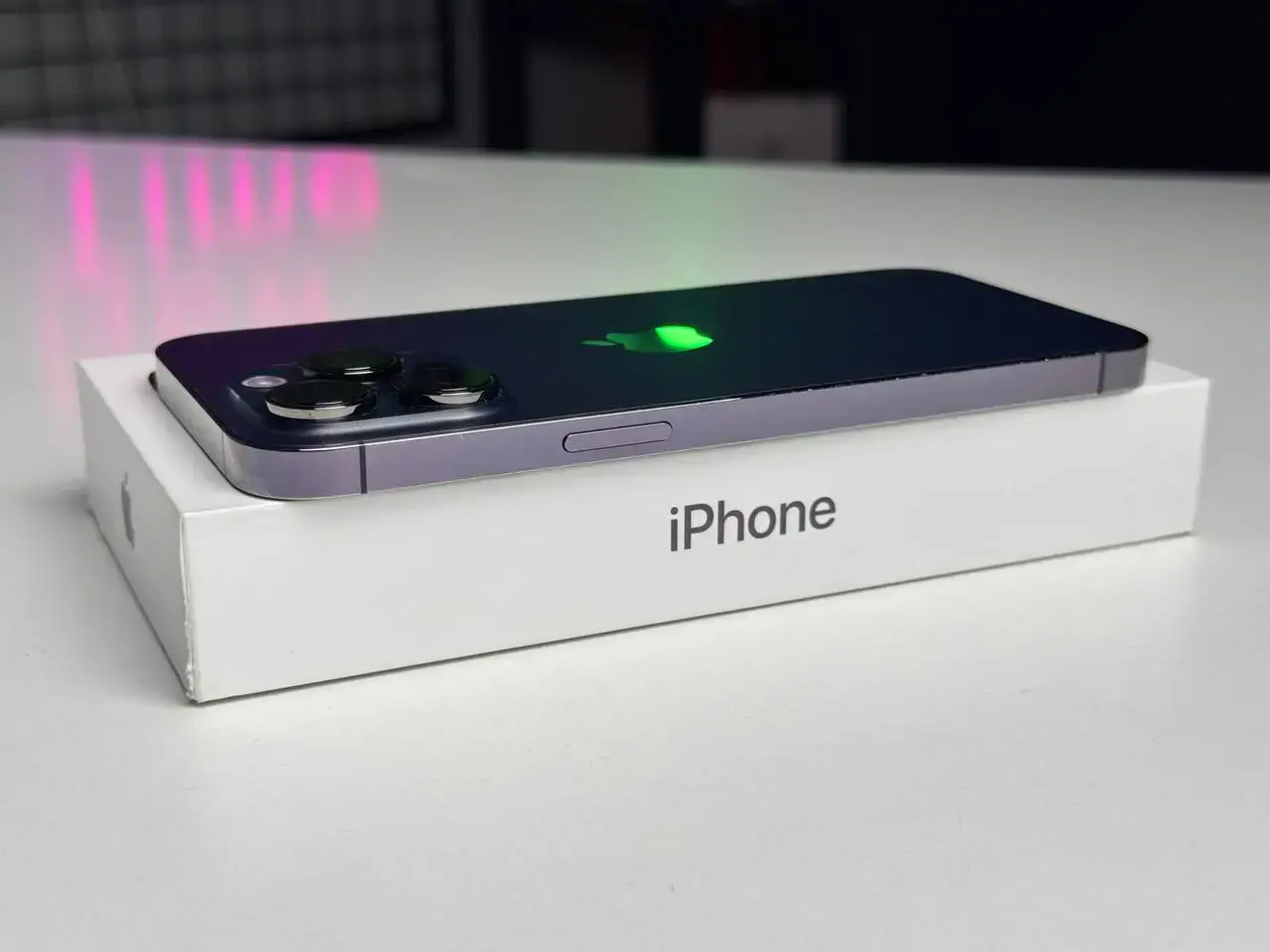 ВЖИВАНИЙ Apple iPhone 14 Pro Max 256GB Dual Sim Deep Purple (MQ8A3) - Стан: гарний | Акумулятор: 89% | Комплектація: повний | Гарантія: 1 міс.