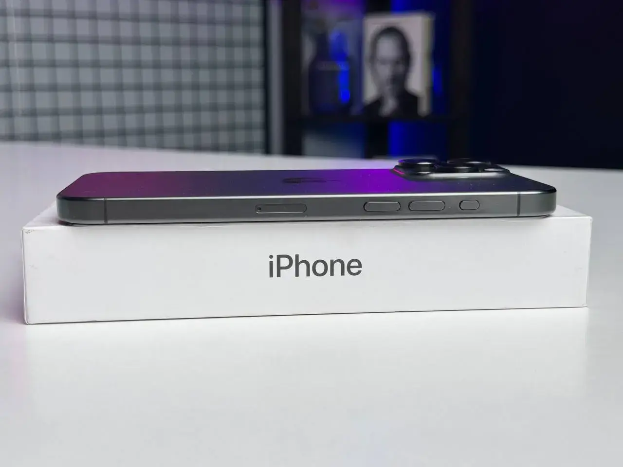 ВЖИВАНИЙ Apple iPhone 15 Pro Max 1TB Black Titanium (MU7G3) - Стан: гарний | Акумулятор: 90% | Комплектація: повний | Гарантія: 1 міс.