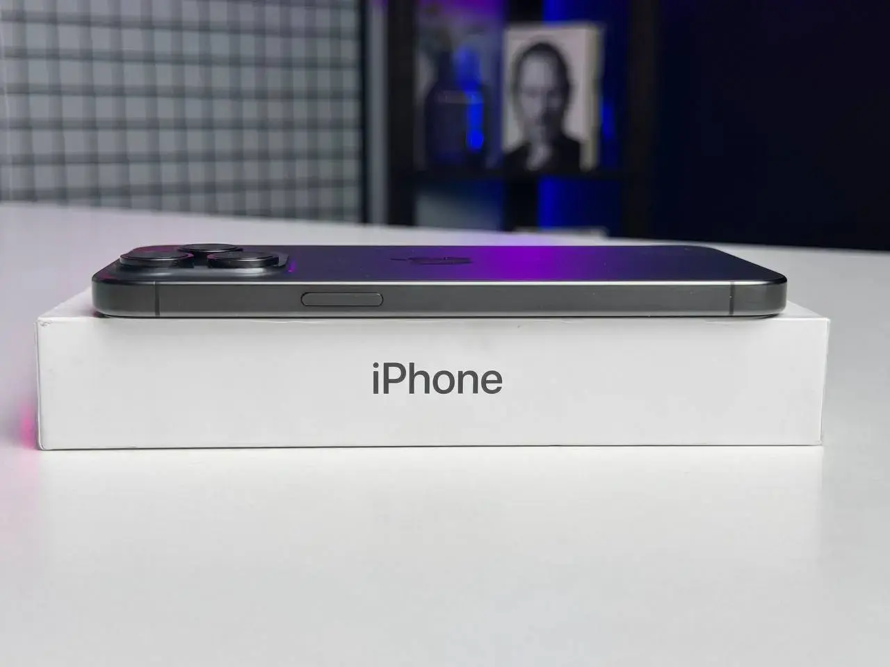 ВЖИВАНИЙ Apple iPhone 15 Pro Max 1TB Black Titanium (MU7G3) - Стан: гарний | Акумулятор: 90% | Комплектація: повний | Гарантія: 1 міс.