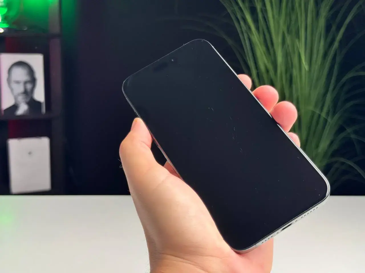 ВЖИВАНИЙ Apple iPhone 15 Pro Max 256GB Black Titanium (MU773) - Стан: гарний | Акумулятор: 90% | Комплектація: повний | Гарантія: 1 міс.