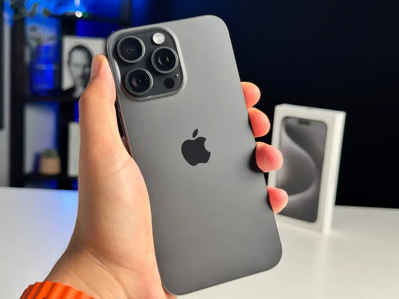 ВЖИВАНИЙ Apple iPhone 15 Pro Max 256GB Black Titanium (MU773) - Стан: гарний | Акумулятор: 92% | Комплектація: повний | Гарантія: 1 міс.