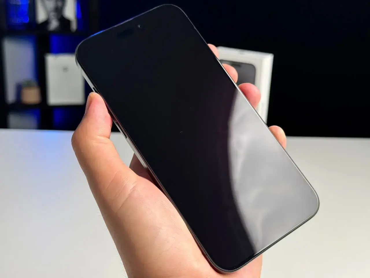 ВЖИВАНИЙ Apple iPhone 15 Pro Max 256GB Black Titanium (MU773) - Стан: гарний | Акумулятор: 92% | Комплектація: повний | Гарантія: 1 міс.