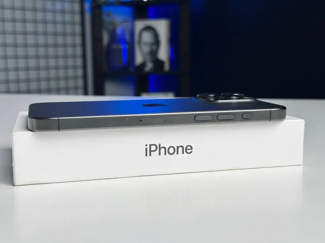 ВЖИВАНИЙ Apple iPhone 15 Pro Max 256GB Black Titanium (MU773) - Стан: гарний | Акумулятор: 92% | Комплектація: повний | Гарантія: 1 міс.