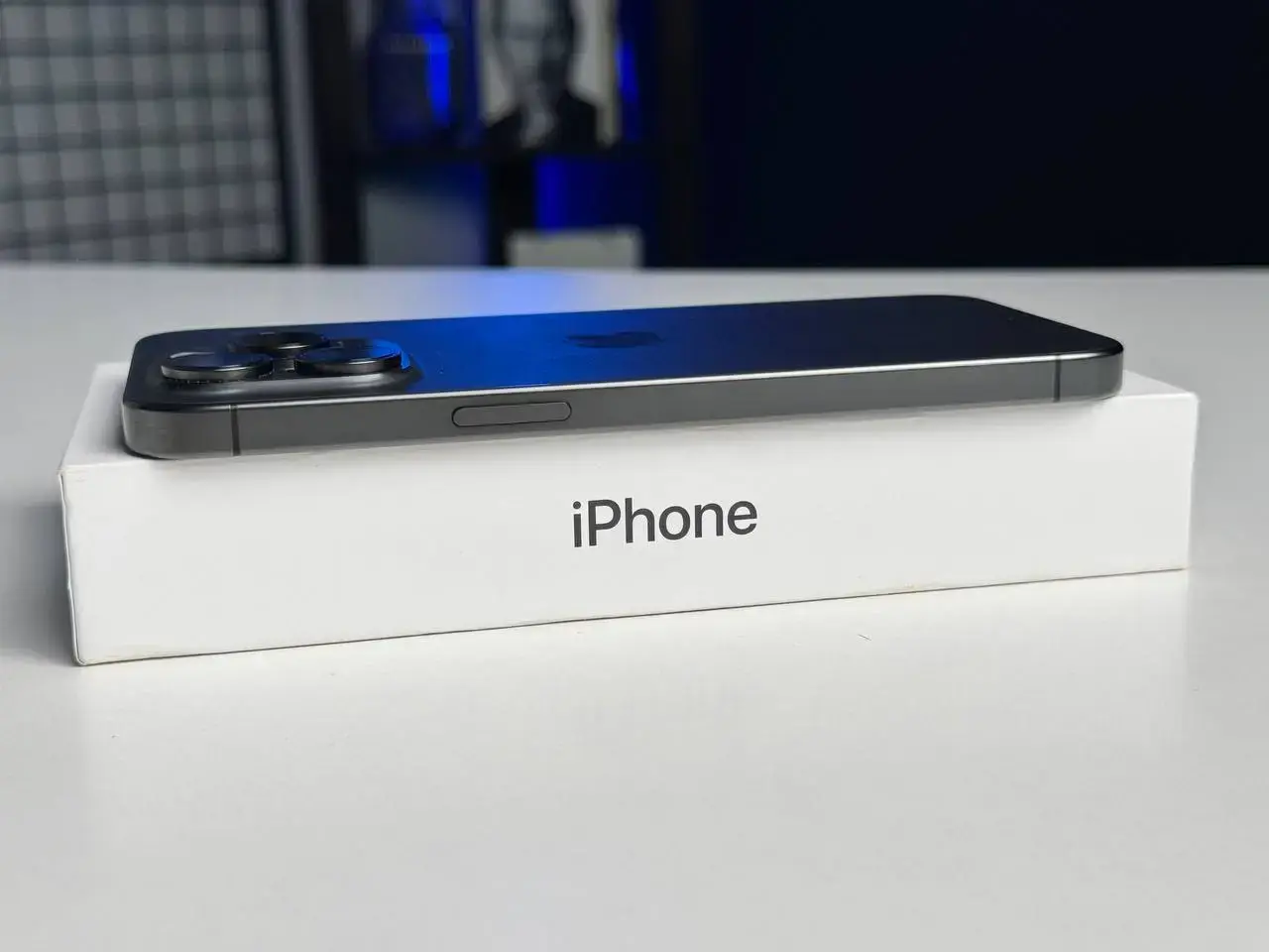 ВЖИВАНИЙ Apple iPhone 15 Pro Max 256GB Black Titanium (MU773) - Стан: гарний | Акумулятор: 92% | Комплектація: повний | Гарантія: 1 міс.