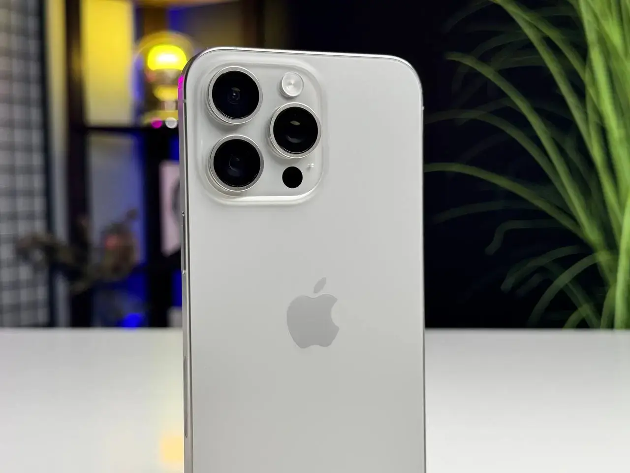ВЖИВАНИЙ Apple iPhone 15 Pro Max 256GB Natural Titanium eSim (MU683) - Стан: гарний | Акумулятор: 88% | Комплектація: коробка | Гарантія: 1 міс.