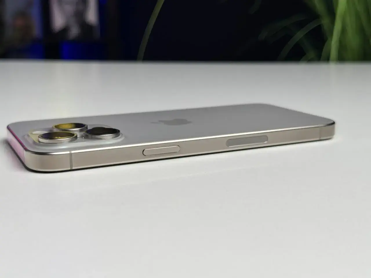 ВЖИВАНИЙ Apple iPhone 15 Pro Max 256GB Natural Titanium eSim (MU683) - Стан: гарний | Акумулятор: 88% | Комплектація: коробка | Гарантія: 1 міс.