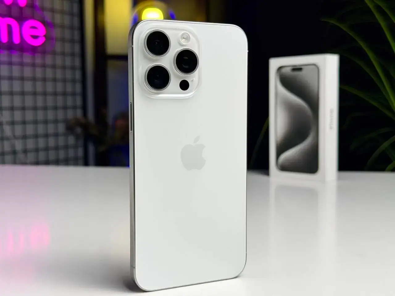 Б/У Apple iPhone 15 Pro Max 512GB White Titanium (MU7D3) - Состояние: идеальный | Аккумулятор: 97% | Комплектация: полный | Гарантія: 1 мес.
