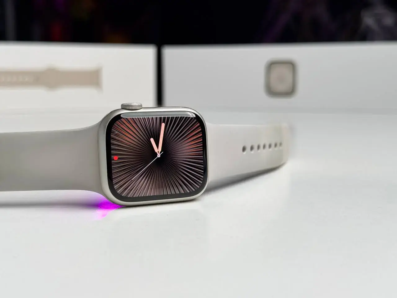 ВЖИВАНИЙ Apple Watch Series 8 GPS 41mm Starlight Aluminum Case with Starlight Sport Band - Regular (MNP63) - Стан: гарний | Акумулятор: 93% | Комплектація: повний | Гарантія: 1 міс.