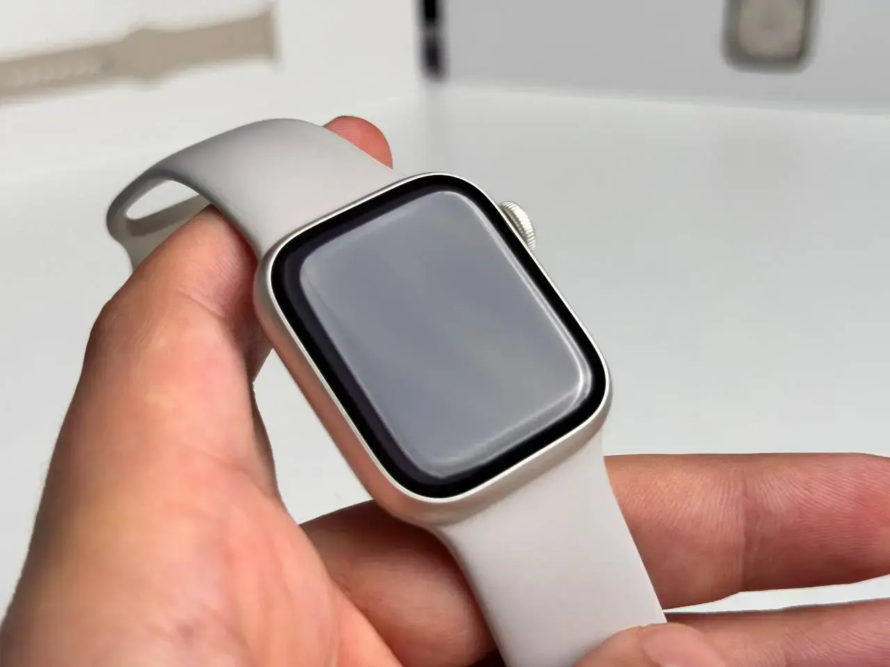 ВЖИВАНИЙ Apple Watch Series 8 GPS 41mm Starlight Aluminum Case with Starlight Sport Band - Regular (MNP63) - Стан: гарний | Акумулятор: 93% | Комплектація: повний | Гарантія: 1 міс.