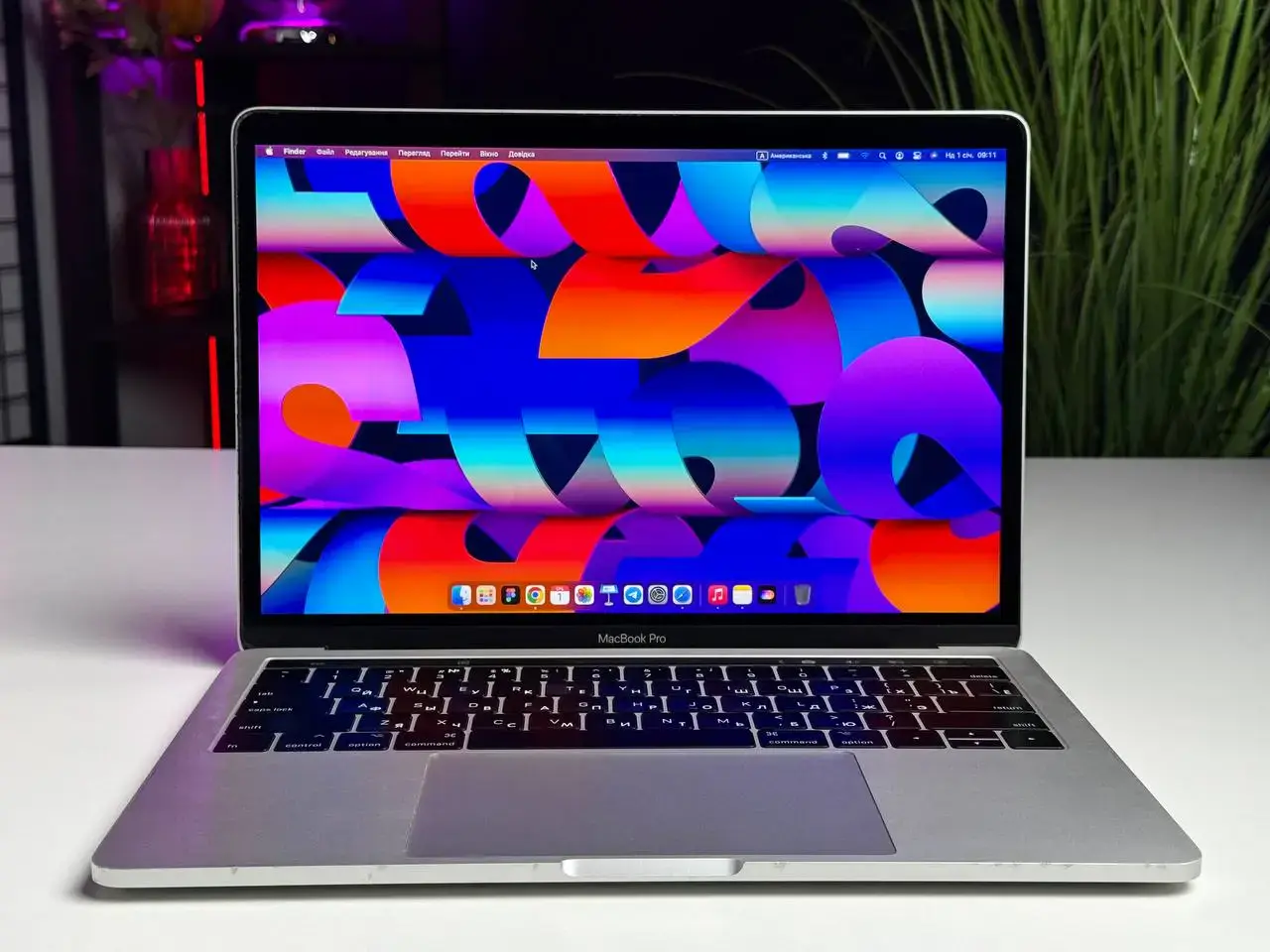 Б/У MacBook Pro 13" Silver (MPXX2) 2017 - Состояние: хороший | Аккумулятор: 100% | Комплект: блок питания, кабель | Гарантія: 1 мес.