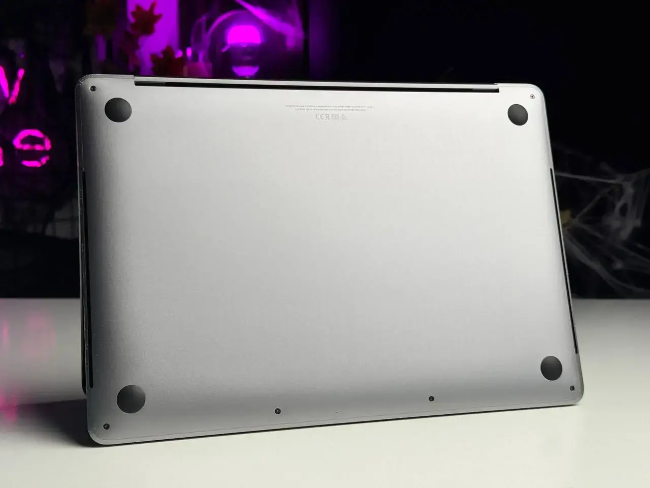 Б/У MacBook Pro 13" Space Gray (MR9R2) 2018 - Состояние: удовлетворительный | Комплектация: кабель | Гарантія: 1 мес.