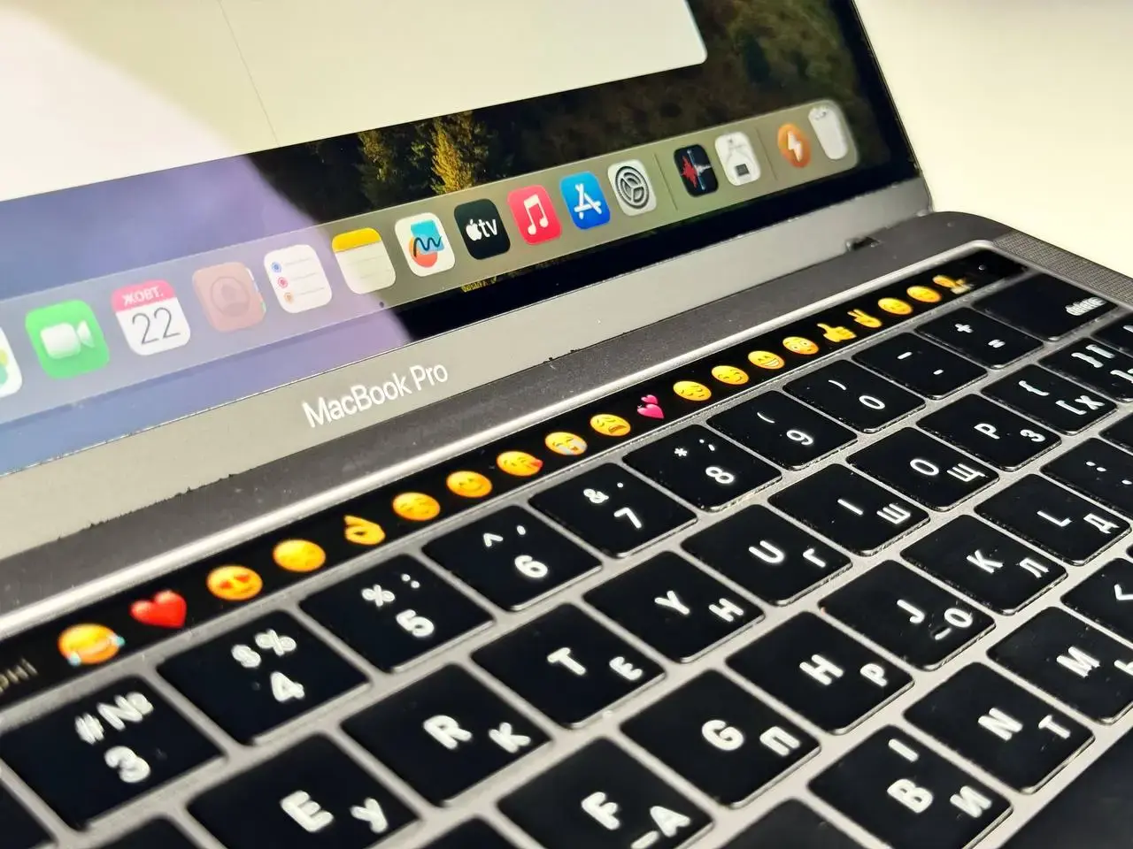 Б/У MacBook Pro 13" Space Gray (MR9R2) 2018 - Состояние: удовлетворительный | Комплектация: кабель | Гарантія: 1 мес.