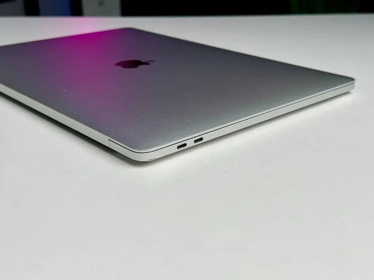 ВЖИВАНИЙ MacBook Pro 15" Silver (MPTU2) 2017 - Стан: задовільний | Акумулятор: 100% | Комплект: блок живлення, кабель | Гарантія: 1 міс.