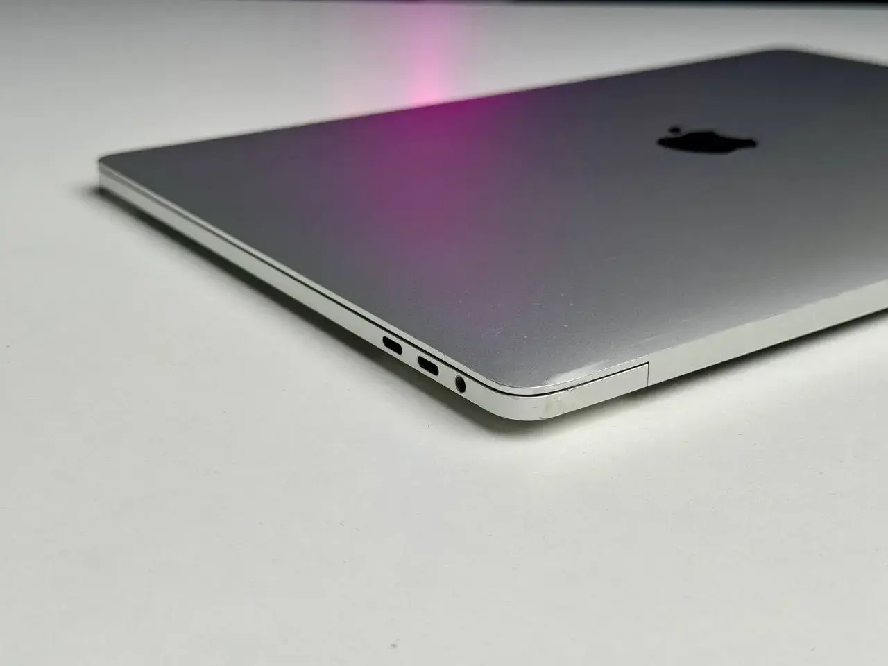 ВЖИВАНИЙ MacBook Pro 15" Silver (MPTU2) 2017 - Стан: задовільний | Акумулятор: 100% | Комплект: блок живлення, кабель | Гарантія: 1 міс.