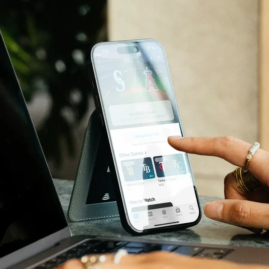 Гаманець для карток з підставкою для телефона Native Union Active Wallet Stand Magnetic Black (ACT-BLK-WAL)