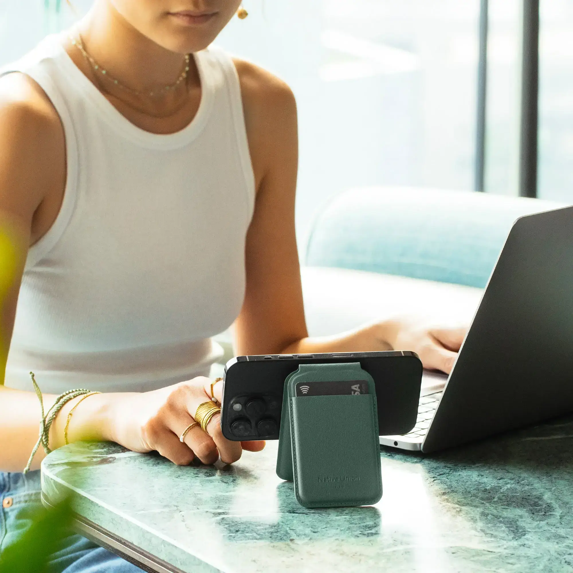 Гаманець для карток з підставкою для телефона Native Union Active Wallet Stand Magnetic Lemon (ACT-LMO-WAL)