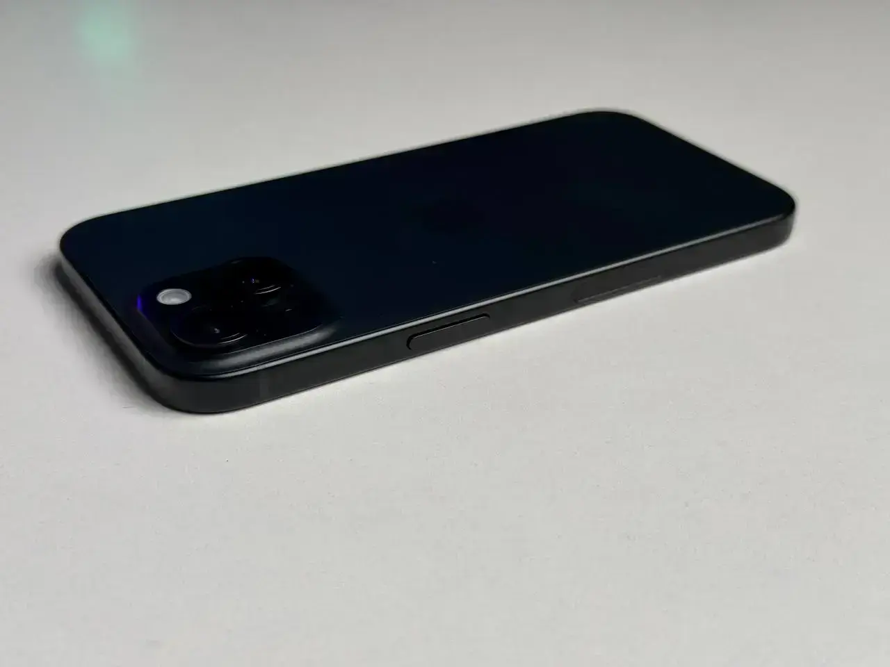 ВЕТРИННЫЙ Apple iPhone 15 128GB Black eSim (MTLV3) - Состояние: хороший | Аккумулятор: 100% | Комплект: iPhone | Гарантія: 3 мес.