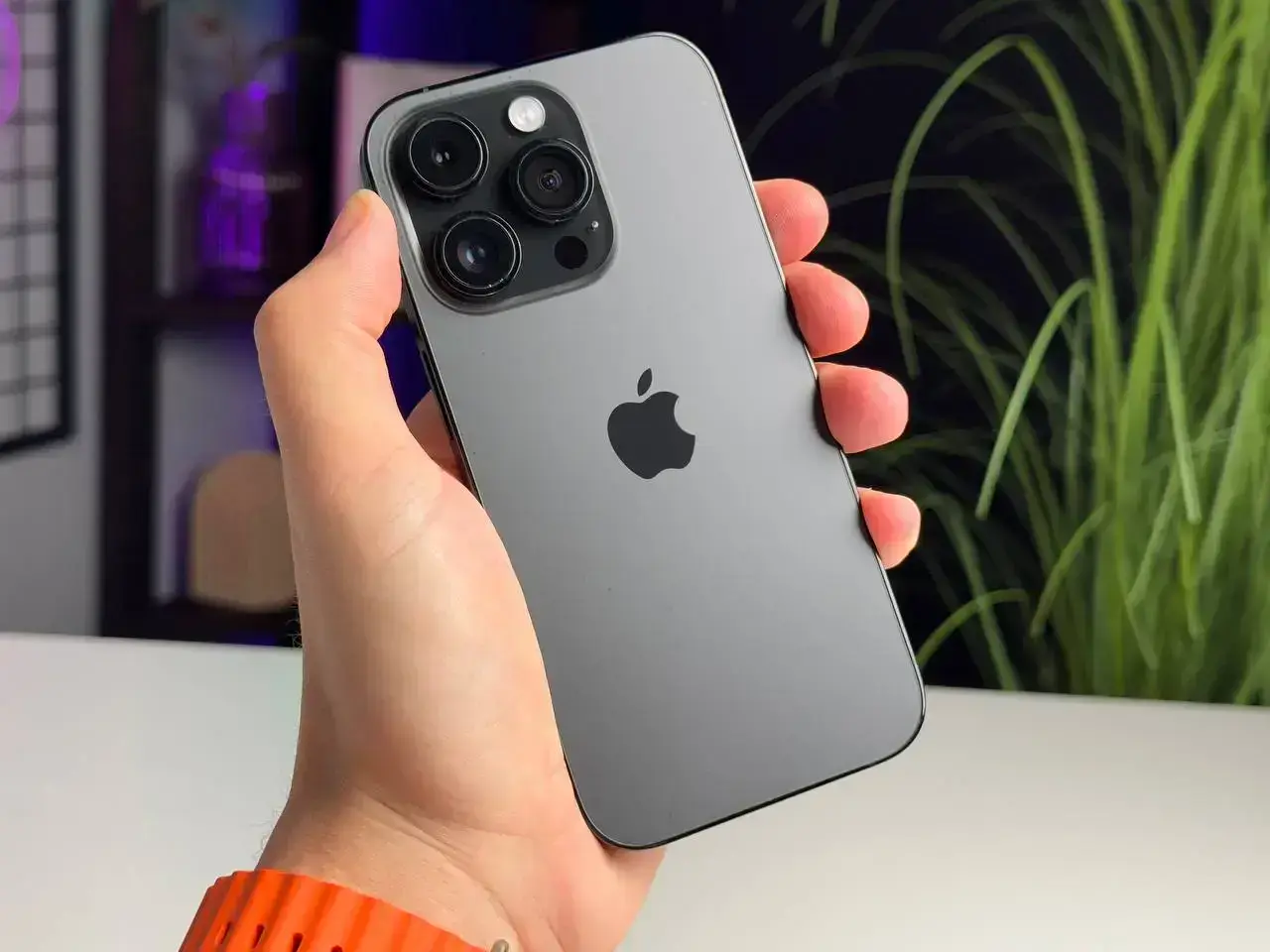 ВЖИВАНИЙ Apple iPhone 14 Pro 256GB Space Black eSim (MQ0N3) - Стан: гарний | Акумулятор: 100% | Комплектація: iPhone | Гарантія: 1 міс.