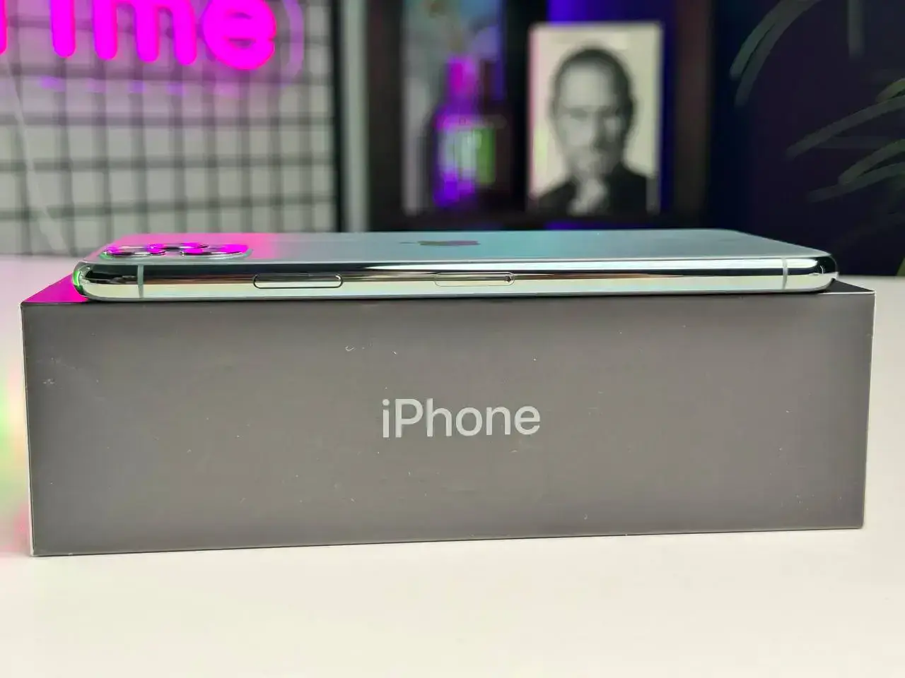 ВЖИВАНИЙ Apple iPhone 11 Pro Max 64GB Midnight Green (MWH22) - Стан: гарний | Акумулятор: 100% | Комплектація: коробка | Гарантія: 1 міс.