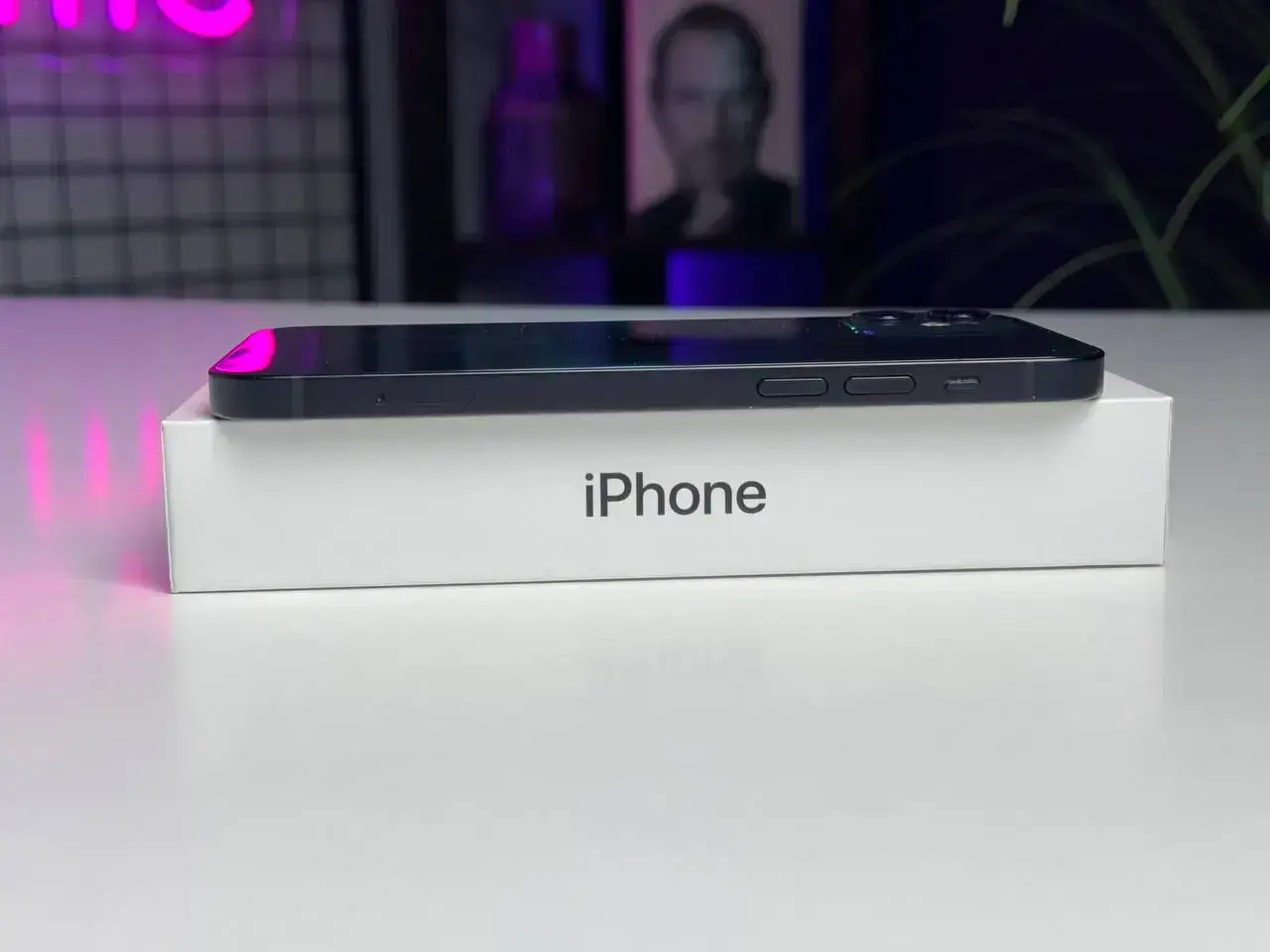 Б/У Apple iPhone 12 128GB Black (MGHC3, MGJA3) - Состояние: хороший | Аккумулятор: 100% | Гарантія: 1 мес.