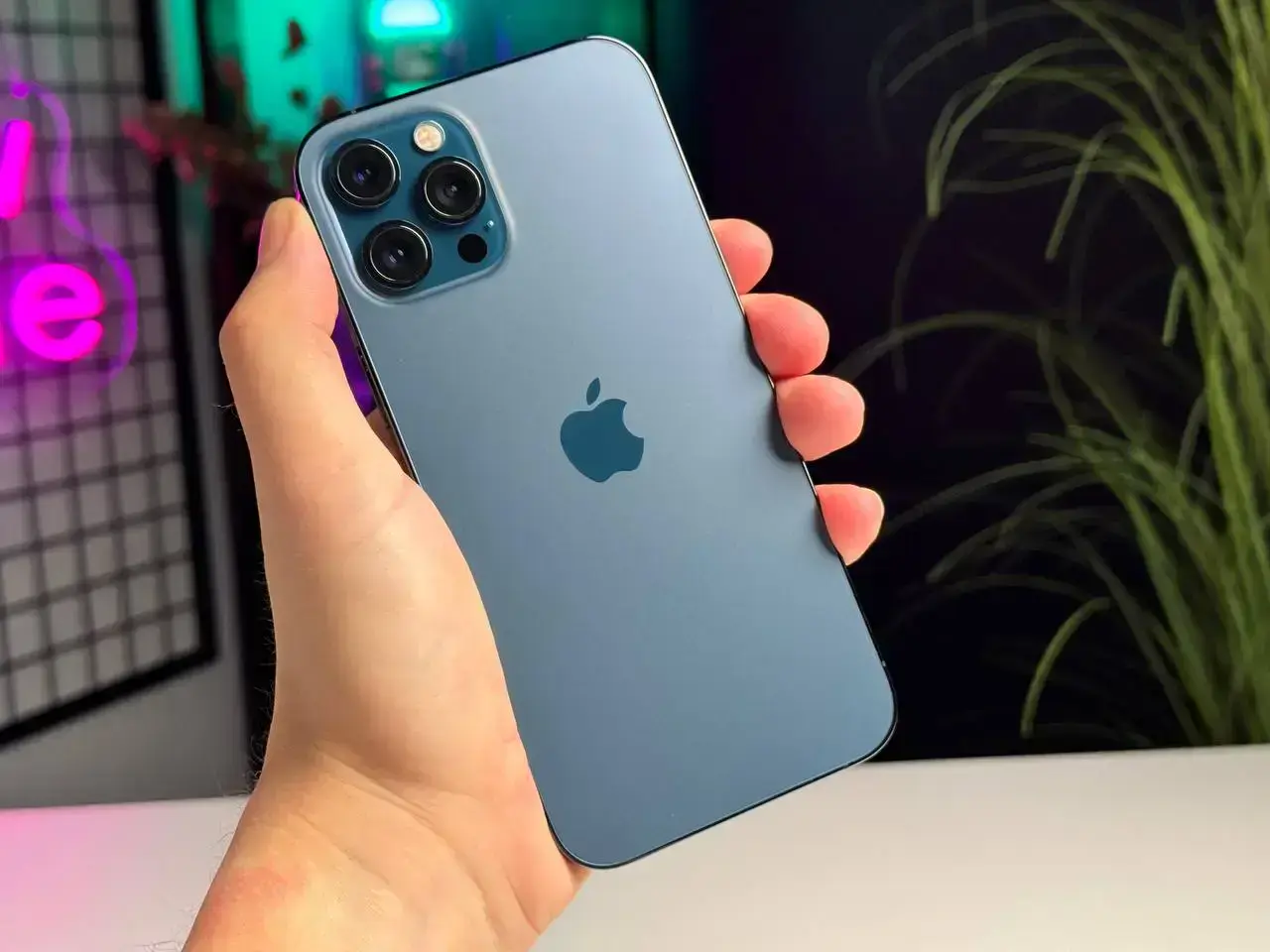 ВЖИВАНИЙ Apple iPhone 12 Pro Max 256GB Pacific Blue (MGCN3, MGDF3) - Стан: гарний | Акумулятор: 98% | Комплектація: без комплекту | Гарантія: 1 міс.