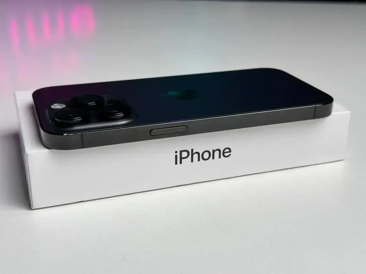 ВЖИВАНИЙ Apple iPhone 14 Pro 1TB Space Black (MQ2G3) - Стан: гарний | Акумулятор: 95% | Комплектація: повний | Гарантія: 1 міс.