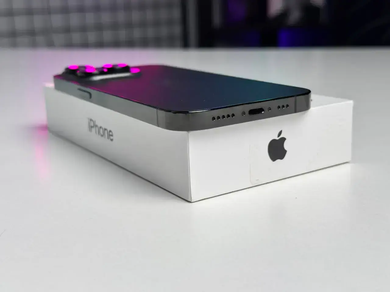 ВЖИВАНИЙ Apple iPhone 14 Pro 1TB Space Black (MQ2G3) - Стан: гарний | Акумулятор: 95% | Комплектація: повний | Гарантія: 1 міс.