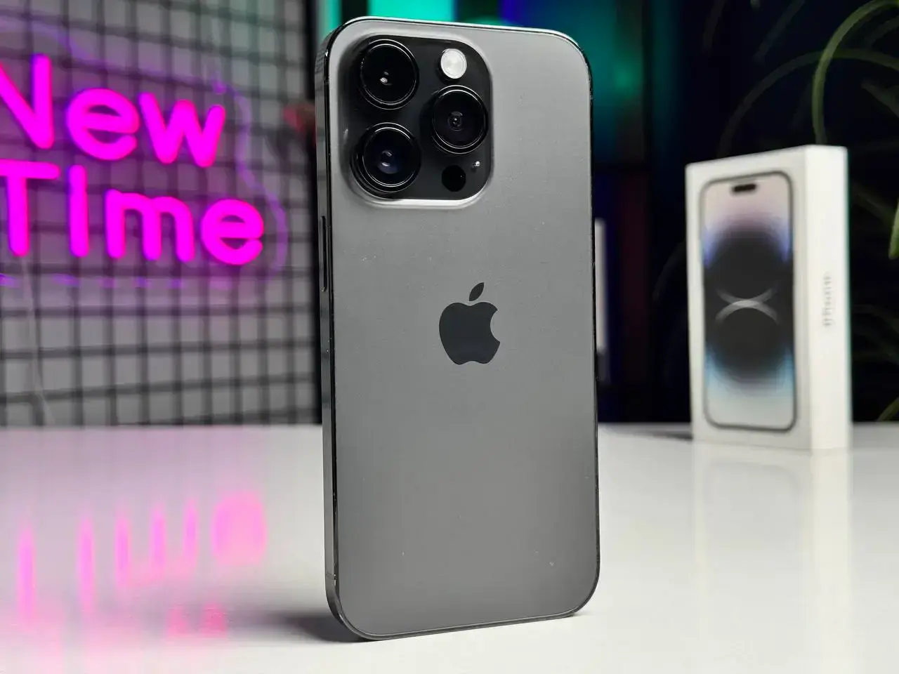 Б/У Apple iPhone 14 Pro 1TB Space Black (MQ2G3) - Состояние: хороший | Аккумулятор: 95% | Комплектация: полный | Гарантія: 1 мес.