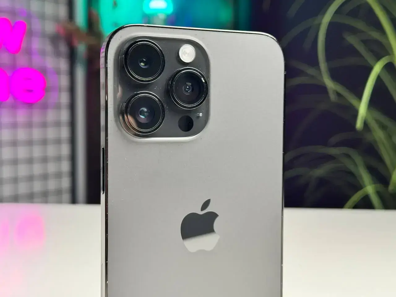 ВЖИВАНИЙ Apple iPhone 14 Pro Max 256GB Space Black eSim (MQ8T3) - Стан: гарний | Акумулятор: 88% | Комплектація: кабель | Гарантія: 1 міс.