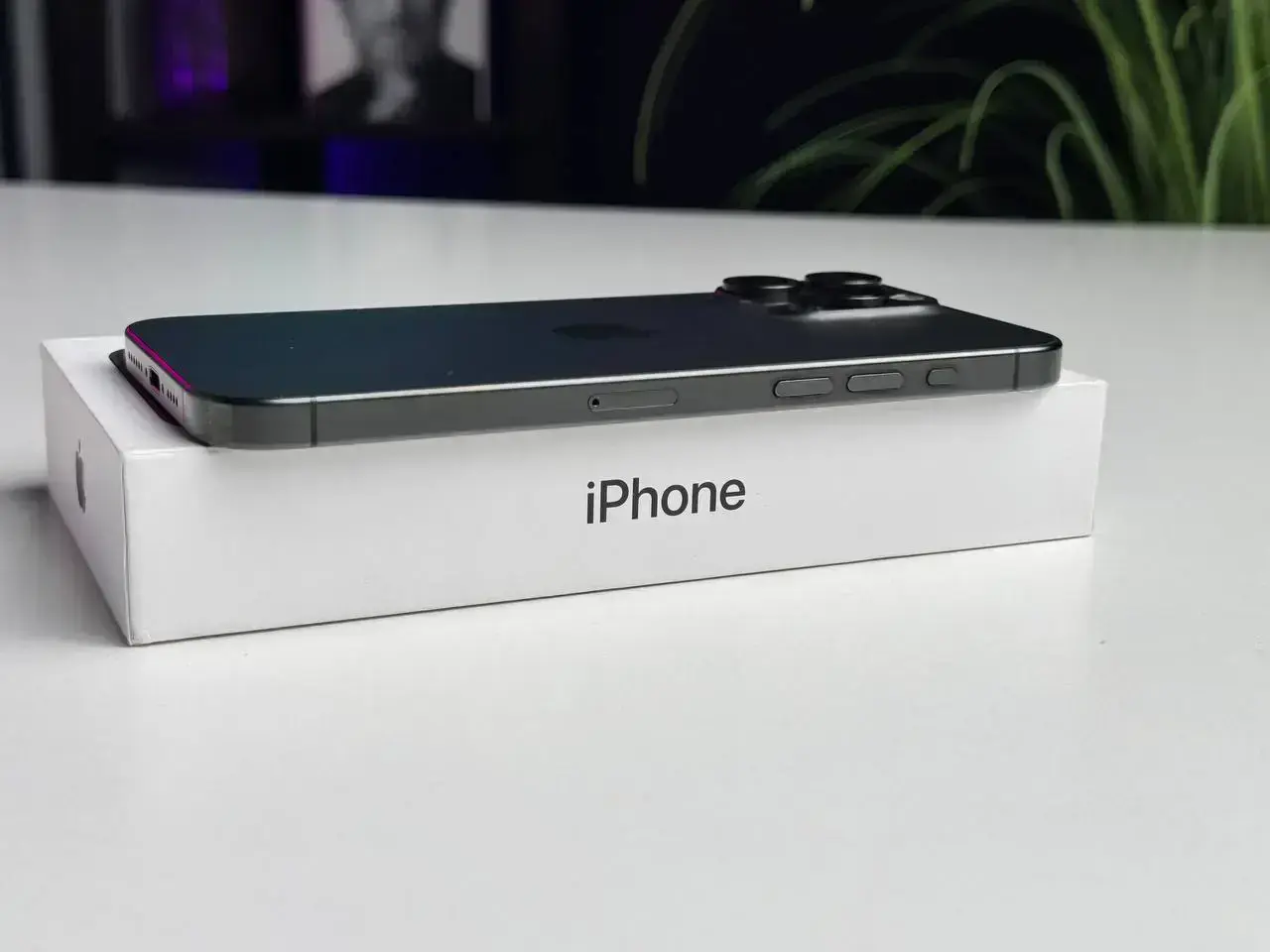 Б/У Apple iPhone 15 Pro Max 1TB Black Titanium (MU7G3) - Состояние: идеальный | Аккумулятор: 94% | Комплектация: коробка | Гарантія: 1 мес.