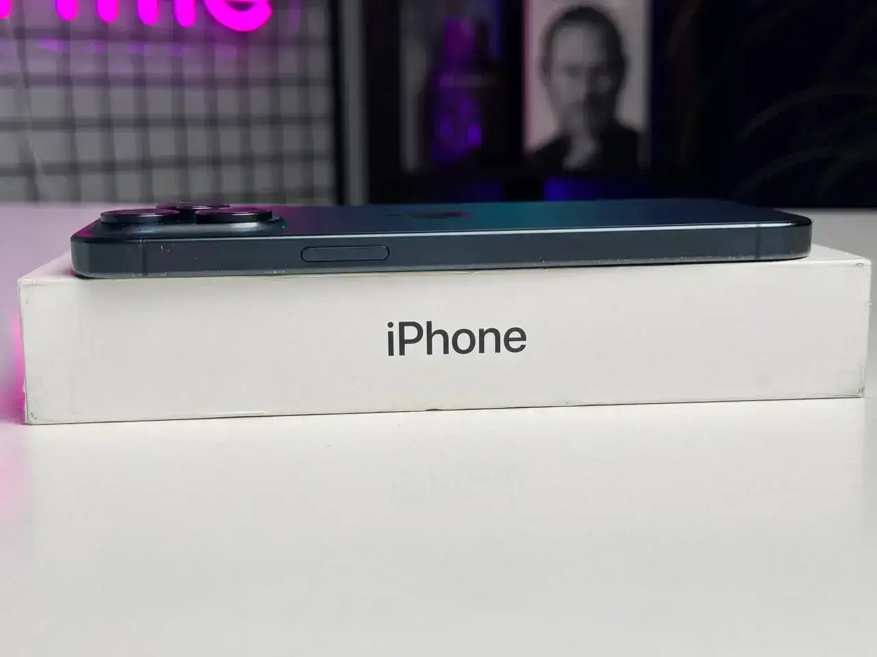 ВЖИВАНИЙ Apple iPhone 15 Pro Max 1TB Blue Titanium (MU7K3) - Стан: гарний | Акумулятор: 92% | Комплектація: повний | Гарантія: 1 міс.