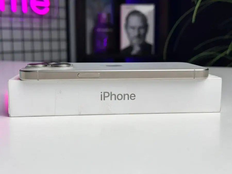 ВЖИВАНИЙ Apple iPhone 15 Pro Max 1TB Natural Titanium Dual Sim (MU603) - Стан: гарний | Акумулятор: 93% | Комплектація: коробка | Гарантія: 1 міс.