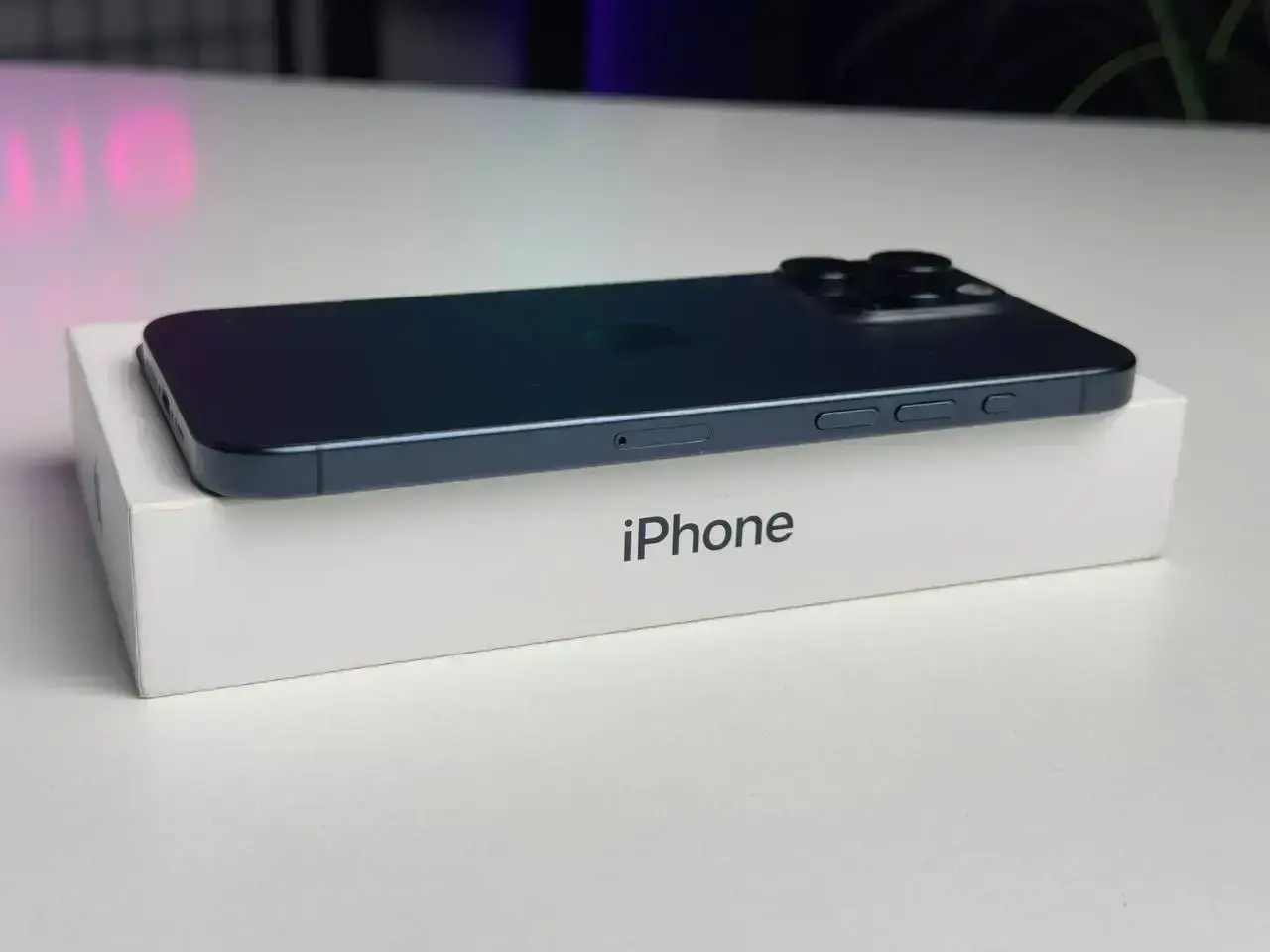 ВЖИВАНИЙ Apple iPhone 15 Pro Max 512GB Blue Titanium (MU7F3) - Гарантія: 1 міс. - Стан: гарний | Акумулятор: 94% | Комплектація: повний | Гарантія: 1 міс.