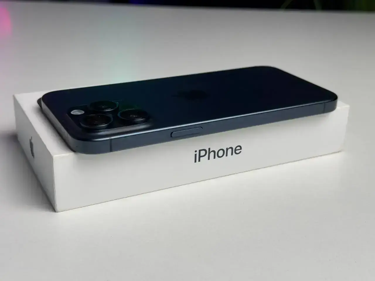 ВЖИВАНИЙ Apple iPhone 15 Pro Max 512GB Blue Titanium (MU7F3) - Гарантія: 1 міс. - Стан: гарний | Акумулятор: 94% | Комплектація: повний | Гарантія: 1 міс.