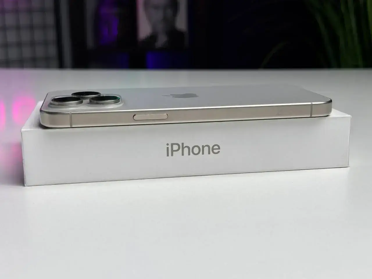 ВЖИВАНИЙ Apple iPhone 15 Pro Max 512GB Natural Titanium (MU7E3) - Стан: гарний | Акумулятор: 88% | Комплектація: повний