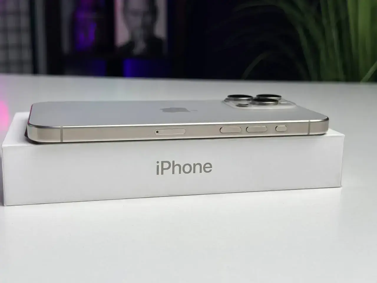 ВЖИВАНИЙ Apple iPhone 15 Pro Max 512GB Natural Titanium (MU7E3) - Стан: гарний | Акумулятор: 88% | Комплектація: повний