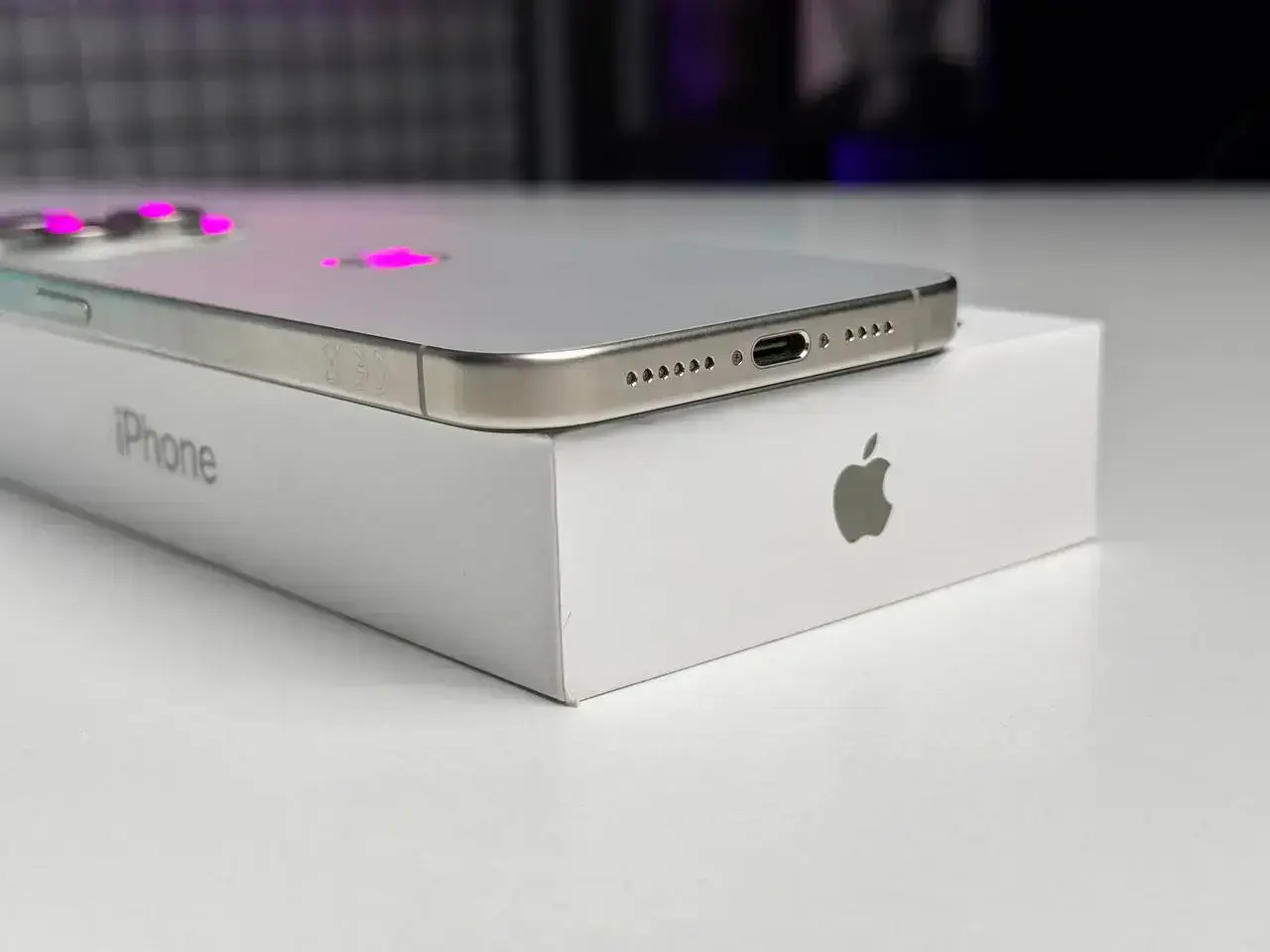 ВЖИВАНИЙ Apple iPhone 15 Pro Max 512GB Natural Titanium (MU7E3) - Стан: ідеальний | Акумулятор: 88% | Комплектація: повний | Гарантія: 1 міс.