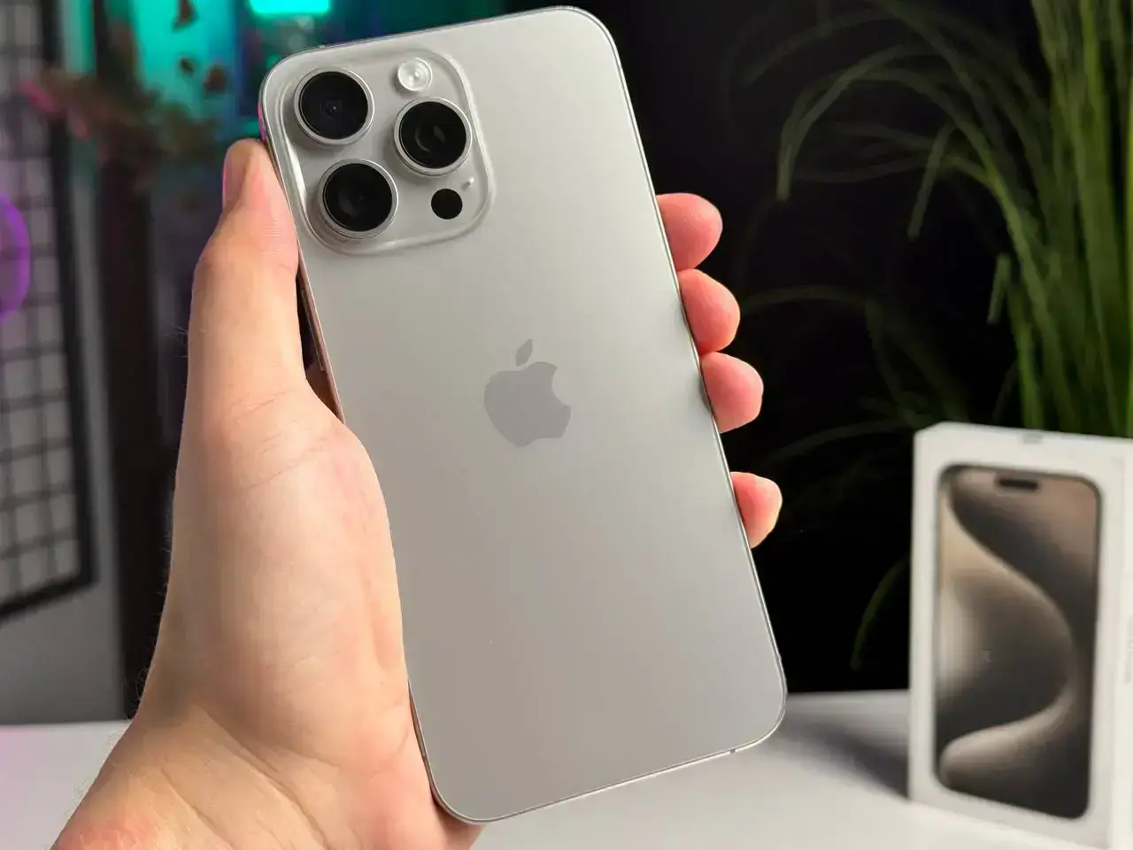ВЖИВАНИЙ Apple iPhone 15 Pro Max 512GB Natural Titanium (MU7E3) - Стан: ідеальний | Акумулятор: 88% | Комплектація: повний | Гарантія: 1 міс.