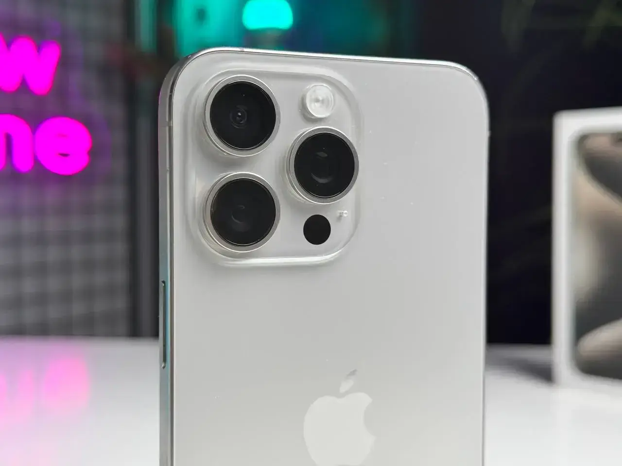 ВЖИВАНИЙ Apple iPhone 15 Pro Max 512GB Natural Titanium (MU7E3) - Стан: ідеальний | Акумулятор: 88% | Комплектація: повний | Гарантія: 1 міс.