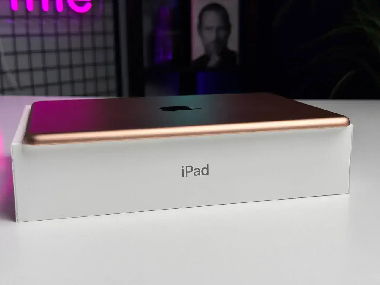ВЖИВАНИЙ iPad 2018 Wi-Fi 32GB Gold (MRJN2) - Стан: гарний | Комплектація: повний | Гарантія: 1 міс.
