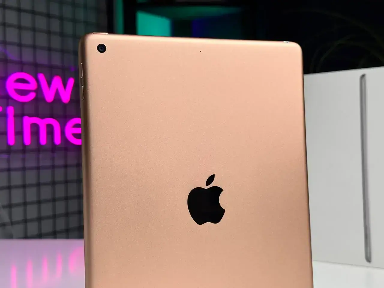ВЖИВАНИЙ iPad 2018 Wi-Fi 32GB Gold (MRJN2) - Стан: гарний | Комплектація: повний | Гарантія: 1 міс.