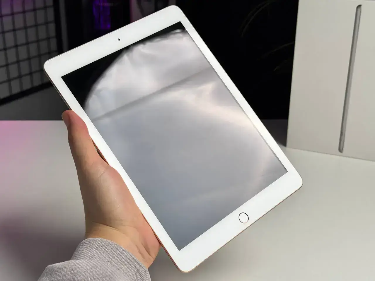 ВЖИВАНИЙ iPad 2018 Wi-Fi 32GB Gold (MRJN2) - Стан: гарний | Комплектація: повний | Гарантія: 1 міс.