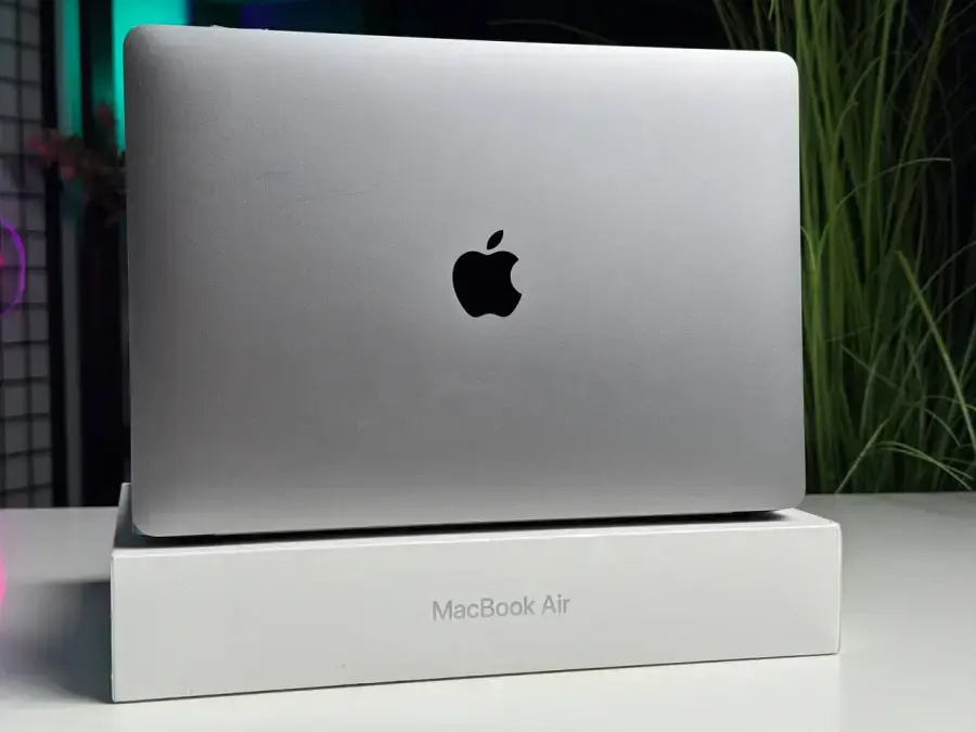 ВЖИВАНИЙ MacBook Air 13" Space Gray 2020 (MWTJ2) - Стан: гарний | Акумулятор: 79% | Комплектація: повний | Гарантія: 3 міс.