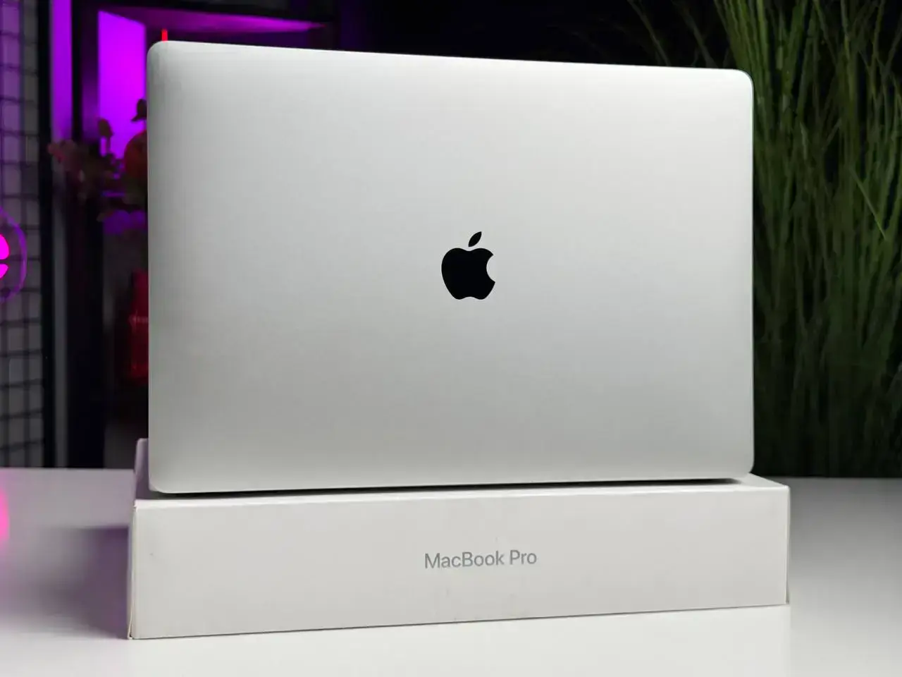 ВЖИВАНИЙ MacBook Pro 15" Silver (MR962) 2018 - Стан: гарний | Акумулятор: 79% | Комплектація: повний | Гарантія: 1 міс.